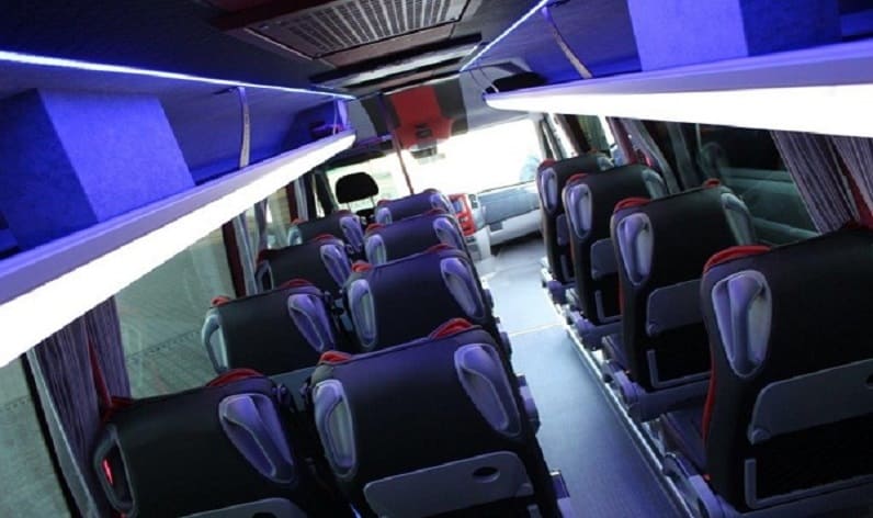 United Kingdom: Coach rent in England in England and Wolverhampton